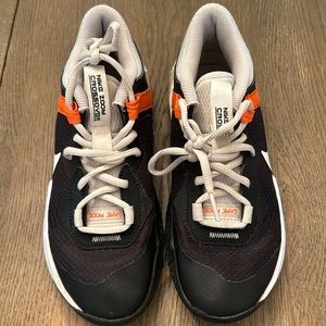 Nike zoom crossover boys basketball shoes size 5